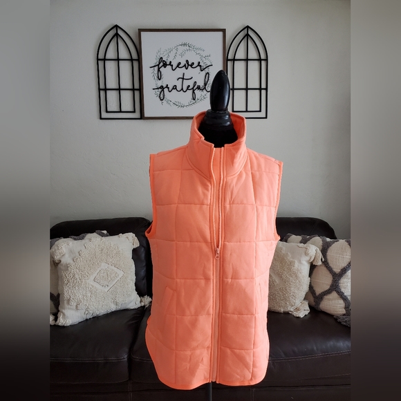 Lou & Grey Signature Soft Coral Pink Quilted Vest Size M Boho Chic Classic - Picture 8 of 12